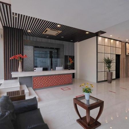 All Nite & Day Hotel Yogyakarta - Gejayan Экстерьер фото